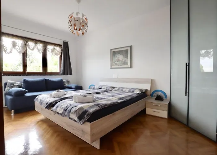 Sofia * Crveni Vrh